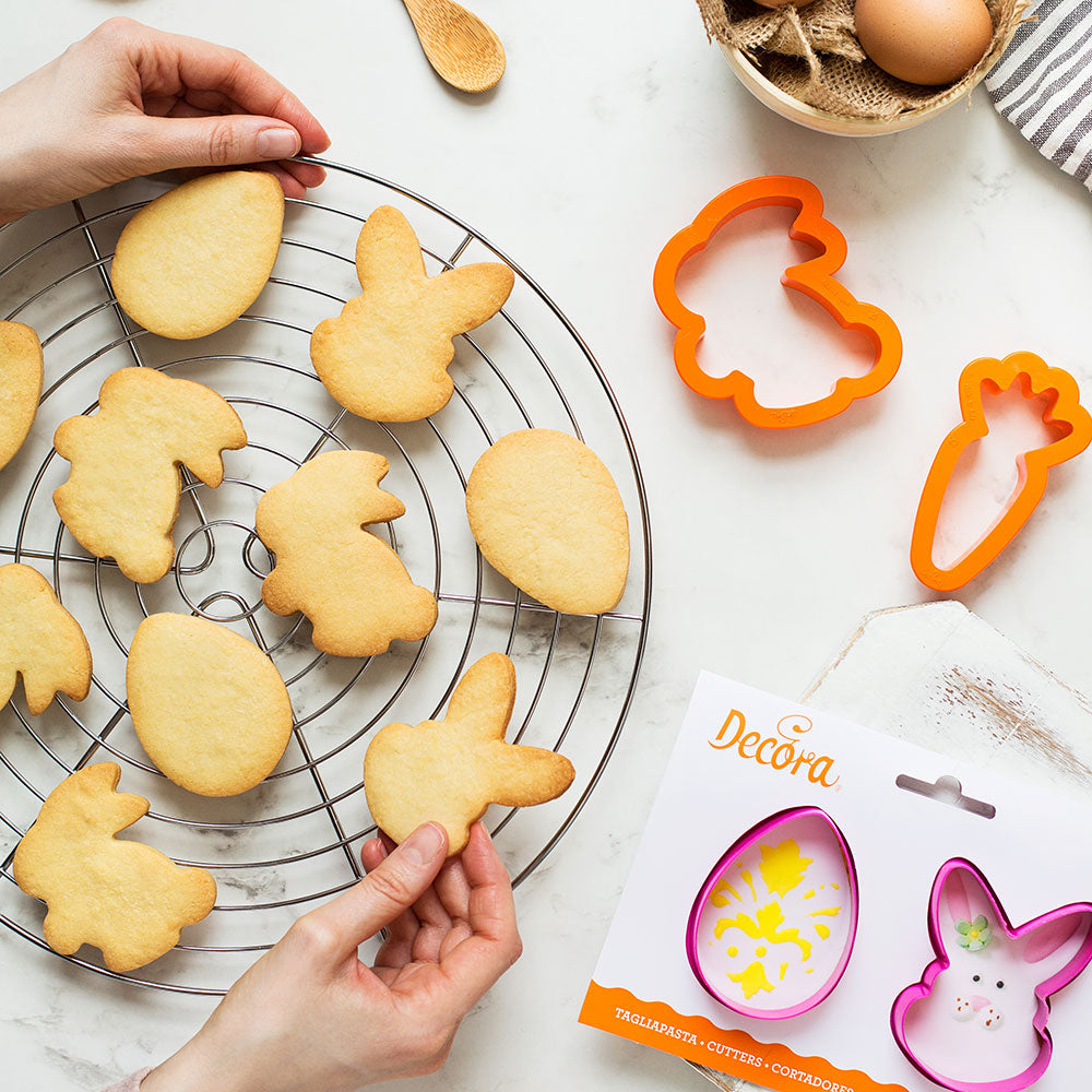 Decora Rabbit & Carrot Cookie Cutters