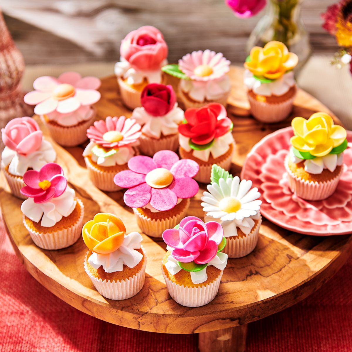 FunCakes Edible Wafer Flowers Frangipani & Leaves pk/15
